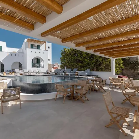 מלון דירות Spiros 4*