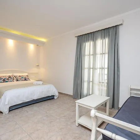 Spiros Apart Otel Naxos City