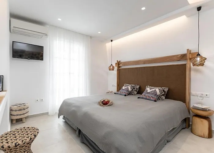 Spiros מלון דירות