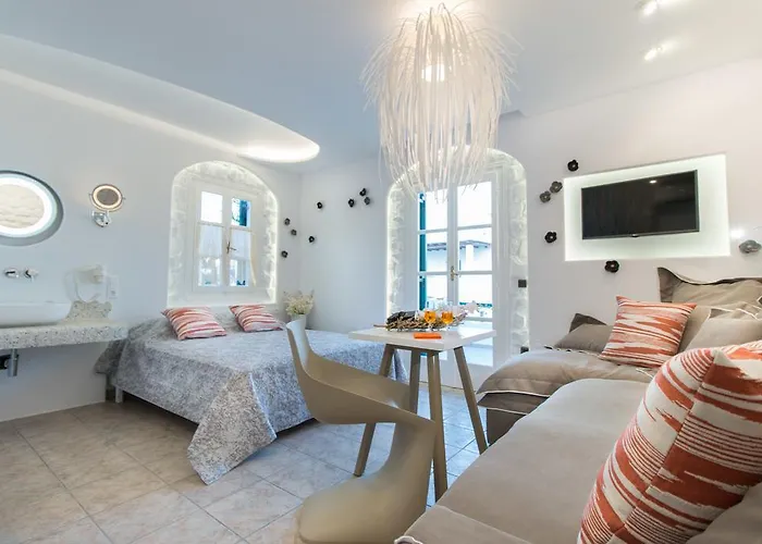 Spiros מלון דירות 4*