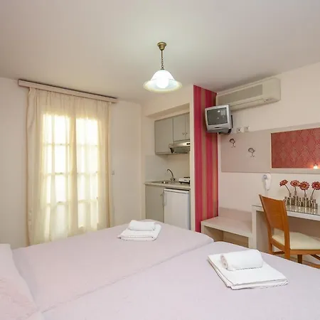 Apart Otel Spiros 2*