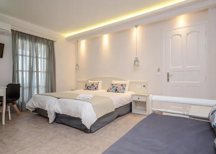 Spiros Aparthotel 4*