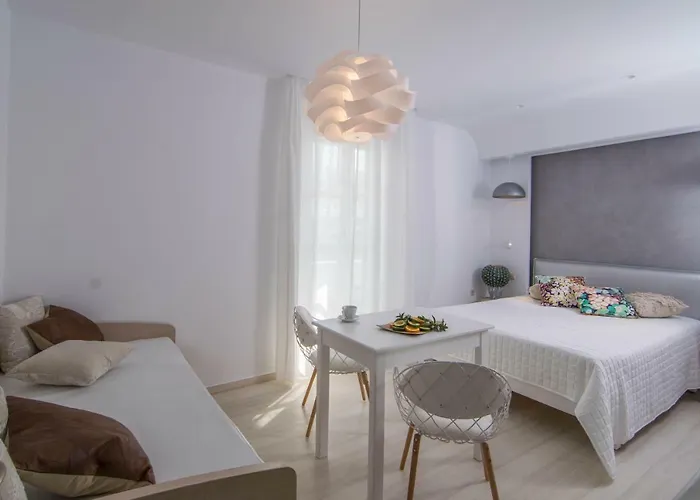 Spiros Aparthotel Naxos City