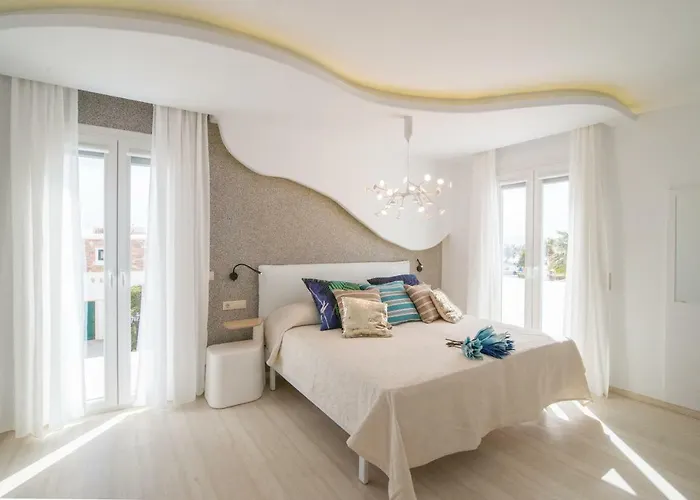 Spiros Aparthotel 4*